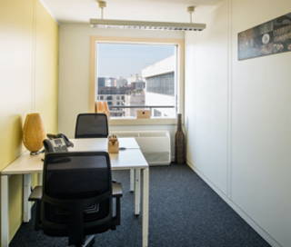 Bureau privé 15 m² 3 postes Coworking Rue de la Vanne Montrouge 92120 - photo 1